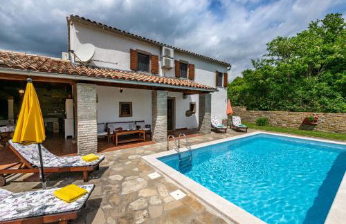 Villa Eda, a rustic beauty nestled in the heart of Istria - Foto 1