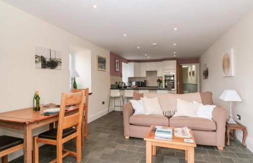 Spanish Boathouse - Photo 17