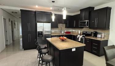 Fully Furnished 3BR and 2BA Gem Near Airport & Mall - Foto 4