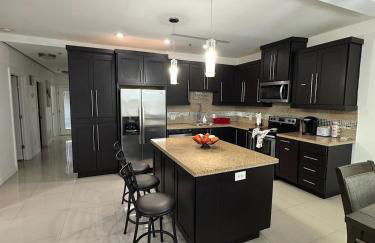 Fully Furnished 3BR and 2BA Gem Near Airport & Mall - Foto 4