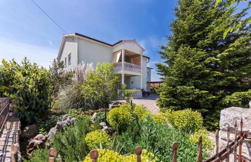 1 Bedroom Cozy Apartment In Valtura - Foto 1