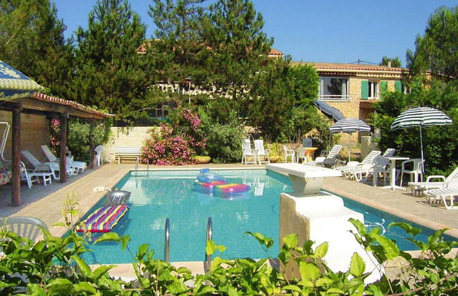 Holiday Home With Swimming Pool - Photo 36