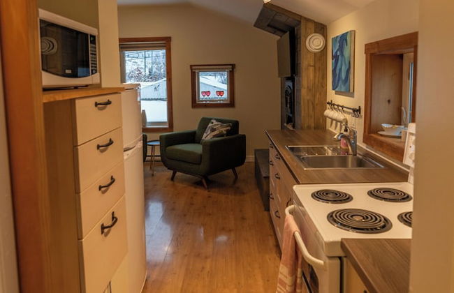 Downtown Whitehorse - Treehouse - Photo 5