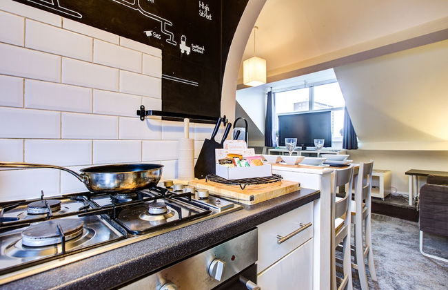 Entire Artistic Open-plan Top Floor Apartment - Foto 6