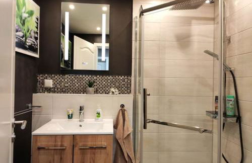 Ferienhaus Blaue Blume mit 11 kW Ladestation, Kamin, Terrasse, eingezäuntem Garten, Sauna, WLAN, Netflix, 2 Hunde willkommen! - Foto 37