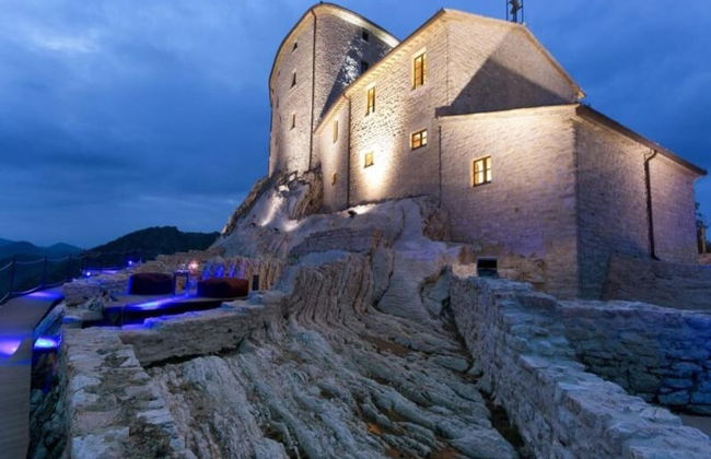 Serene Living in a Stone Villa in Marche - Foto 32