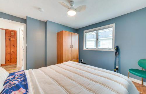 Bright Houghton Lake Home with Boat Dock and Fire Pit - Foto 18