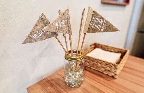 Travelers Dream, Walk to Space Needle, Firepit, cornhole - Foto 33