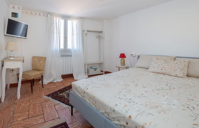 Cottage on the Lake in Lezzeno - Photo 4