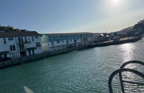 Harbour Edge - Photo 1