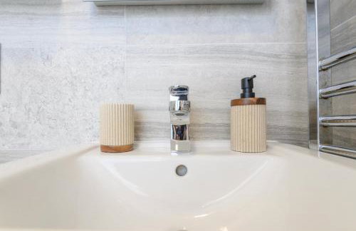 Luxury Penthouse with Private Hot Tub Overlooking Leeds City Centre - Foto 38