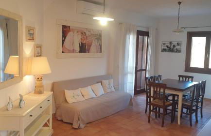 Capo Figari 15, Appartamento spazioso nel centro di Golfo Aranci con terrazza, Wi-Fi, parcheggio gratuito - Foto 1