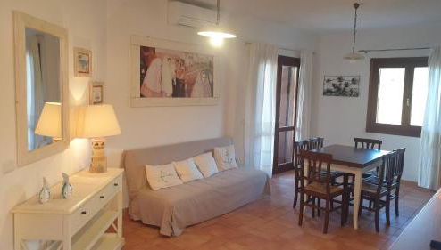 Capo Figari 15, Appartamento spazioso nel centro di Golfo Aranci con terrazza, Wi-Fi, parcheggio gratuito - Foto 1