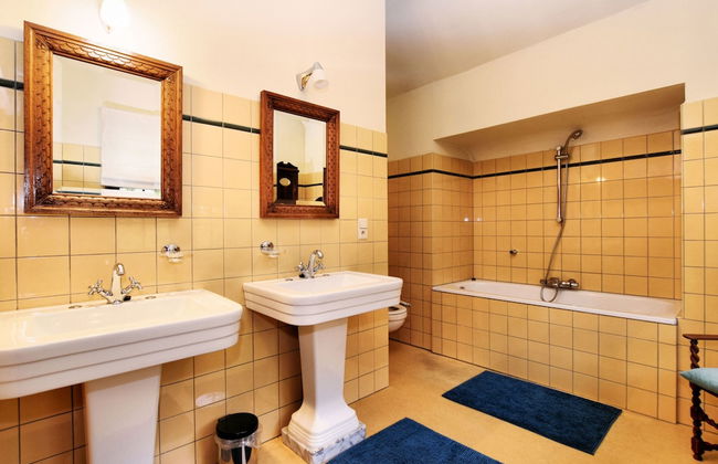 Beautiful Castle in Spa wit Garden - Photo 14