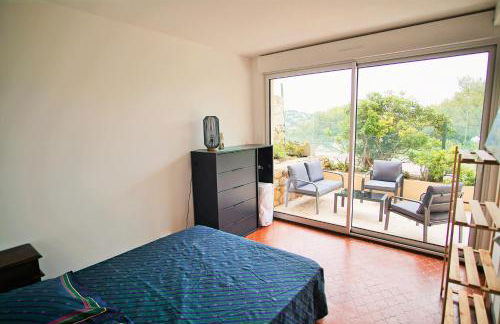 Au cœur du port de Saint-Mandrier, piscine, tennis, charme et confort - Photo 8