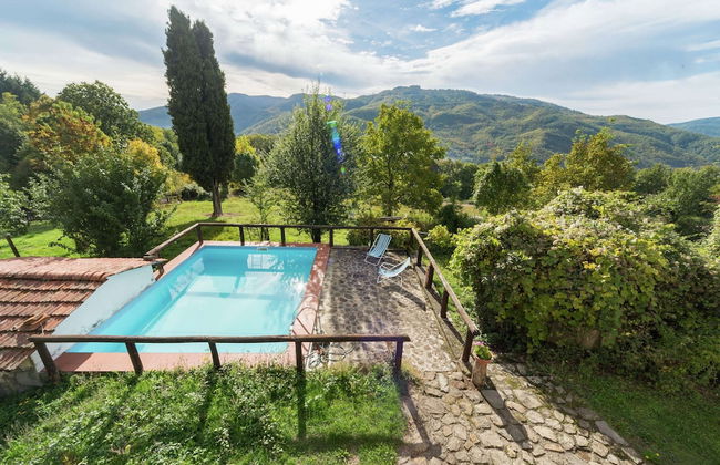 Rustic Chalet With Pool - Photo 15