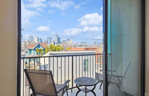 3-BD Luxury Living w Rooftop Garden Views - Photo 11