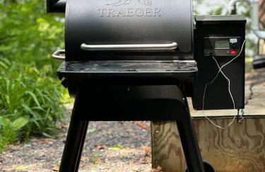 Lakefront Cabin with Loft and Bar - Foto 8