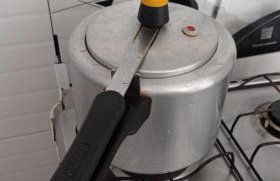 Apartamento aconchegante 2 quartos com suíte na praia de Guaibim - Foto 18