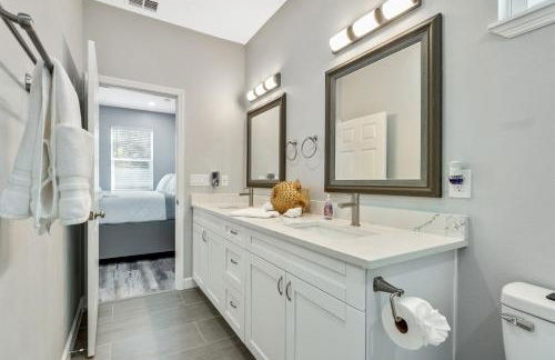 Chic Retreat-Stunning Design Cozy Fire Pit Escape! - Foto 30