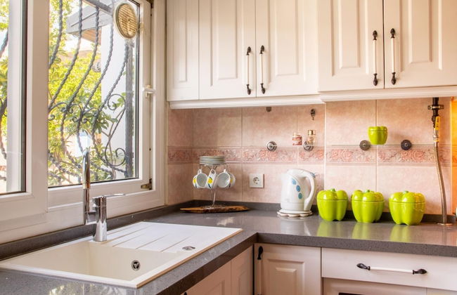 Spacious Detached House With Garden in Izmir - Foto 11