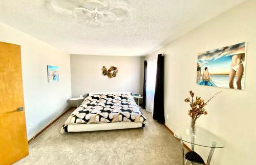 Artsy Home close to USAFA with Fireplace and Patio - Foto 19