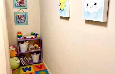 Greensboro Get-together, K Bed, Secret Playroom, central location - Foto 40