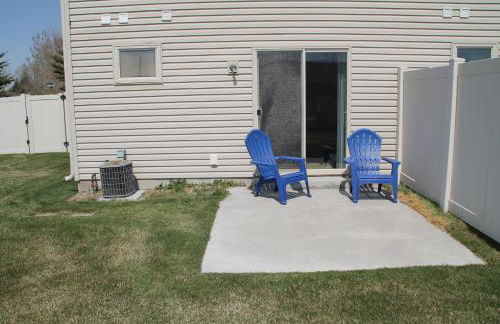 3 queen beds, 1 twin bed, 2 rooms, 1 and a half bath, self check-in, flexcation equipped - Foto 28