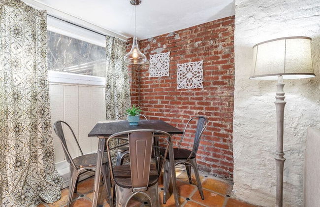 Southern Belle Carriage House - Photo 12