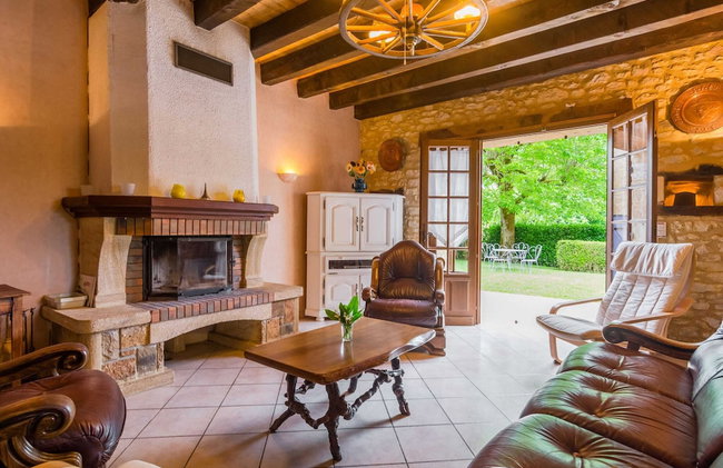 Chic Holiday Home in Siorac-en-perigord With - Foto 20