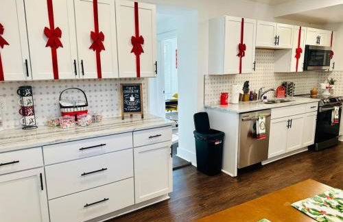 Holly Jolly Historic Home Where Its Always XMAS - Foto 49