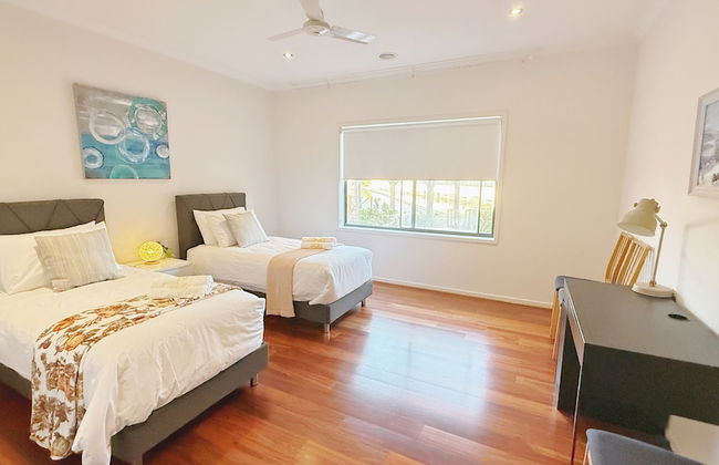 StayAU 5BR Lakefront Escape Point Cook - Foto 69