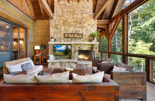 Copperline Lodge - Luxury Creekside Retreat - Creekside Views, Hot Tub, Game Room, Outdoor Fireplaces, Chef Kitchen, Fire Pit - - Foto 3