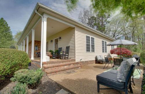 Pet-Friendly Cottage with Game Room and Fire Pit! - Foto 28