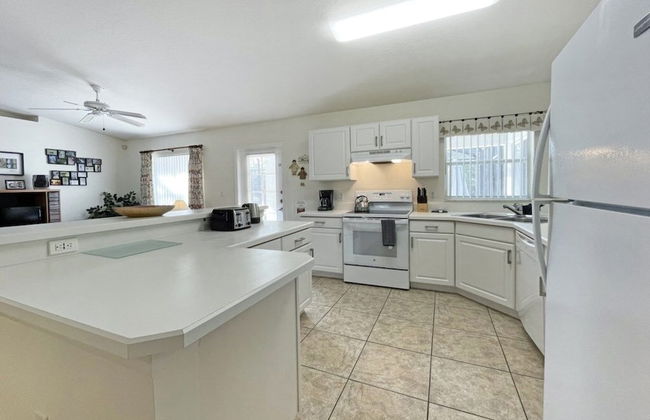 Greatest Grove 4 Bedroom Home by RedAwning - Photo 27