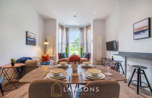 3-Bed, 3-Bath Apartment with Southsea Common Views - Photo 4