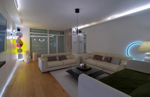 LE LUXURY LOFT - CENTER l DECEMBER MAR-KET l EUROPEAN PARLIAMENT l PARKING l NETFLIX - SPACIOUS & UNIQUE - LE LUXURY LOFT - CENTRE l MARCHÉ DE NOËL l PARLEMENT EUROPÉEN l PARKING l NETFLIX - SPACIEUX & UNIQUE - Foto 19