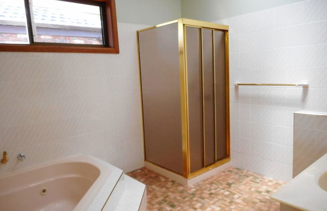 Norfolk at Hat Head - Photo 3