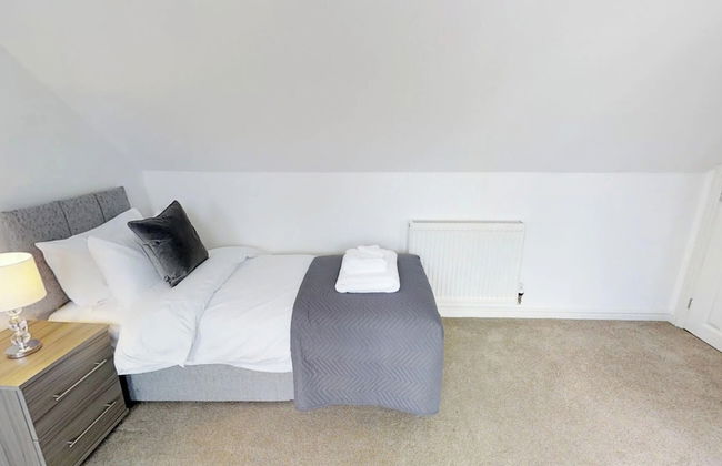 Stayzo Cole Green Lane - Free Parking - Foto 13