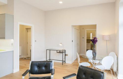 Beautiful 2 bed terrace flat close to Greenwich - Pass the Keys - Photo 23