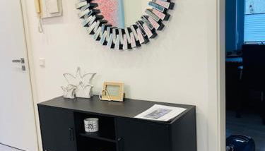 Erstklasssige moderne Apartwohnung 85 qm mit Terrasse und Garten - Foto 4