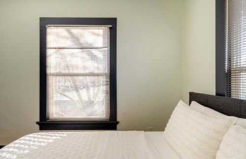 Stay Portland - Portland Classic - Walk to Local Coffee & Food - Photo 19