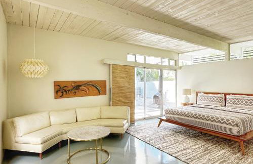 Retro Rendezvous Pool and Spa MidCentury Modern Home - Foto 24