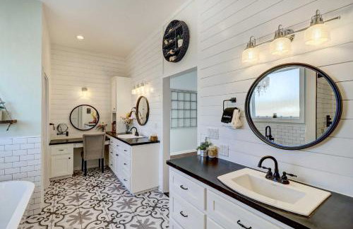 Spacious Farmhouse Near Hikes and Waterfalls - Foto 15