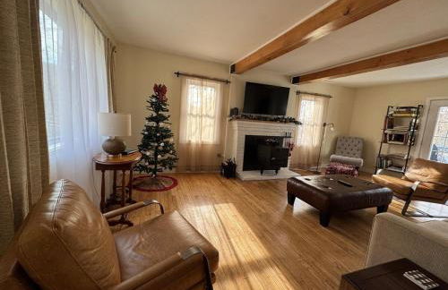 Stay Near Ski Berkshires, Mid-Week & Promo Deals! - Foto 4