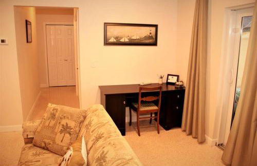 Deerfield Beach heated pool house - Photo 54