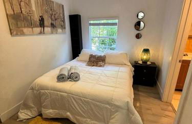 Quiet & Centrally located House - PRIVATE PARKING, LAUNDRY AND STORAGE FOR LUGGAGE - Foto 14