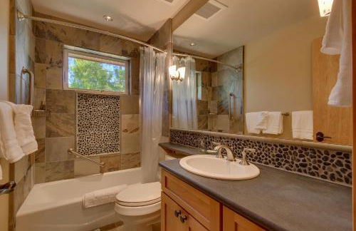 Fairway Favorite - Walk to Tahoe City Shops, Dining & Lake - Pet Friendly - Foto 23