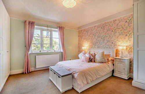 Luxury Detached House in Large Private Grounds, with Outdoor Jacuzzi and Sauna - Foto 73