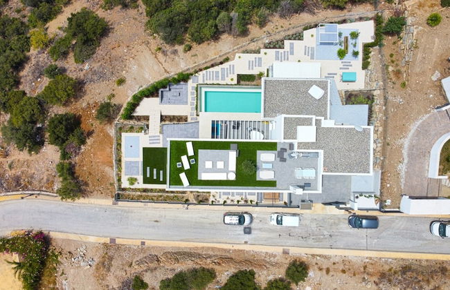 Villa in Marbella With Private Heated Pool - Photo 47